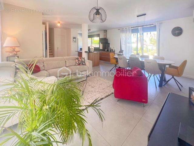 Maison à BRIE-COMTE-ROBERT