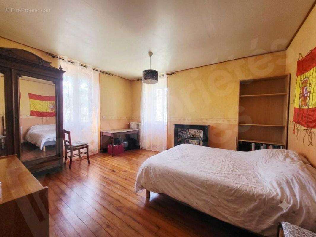 Sermaises centre, Maison en pierre 3 chambres, cour, garage - photo 8