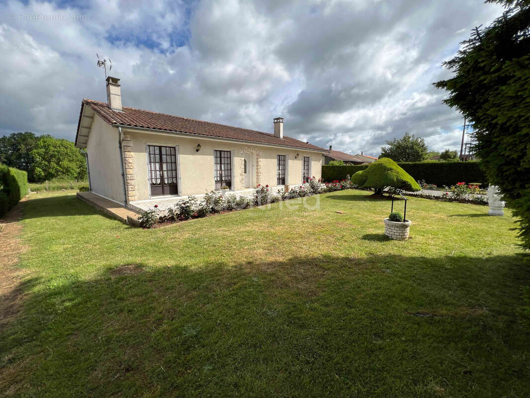 Maison à MAZIERES