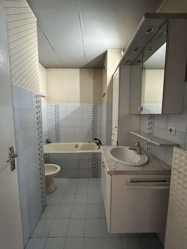 Appartement à vendre à ANNONAY avec ascenseur et garage - photo 7