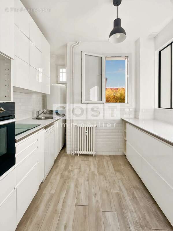 Appartement à LA GARENNE-COLOMBES