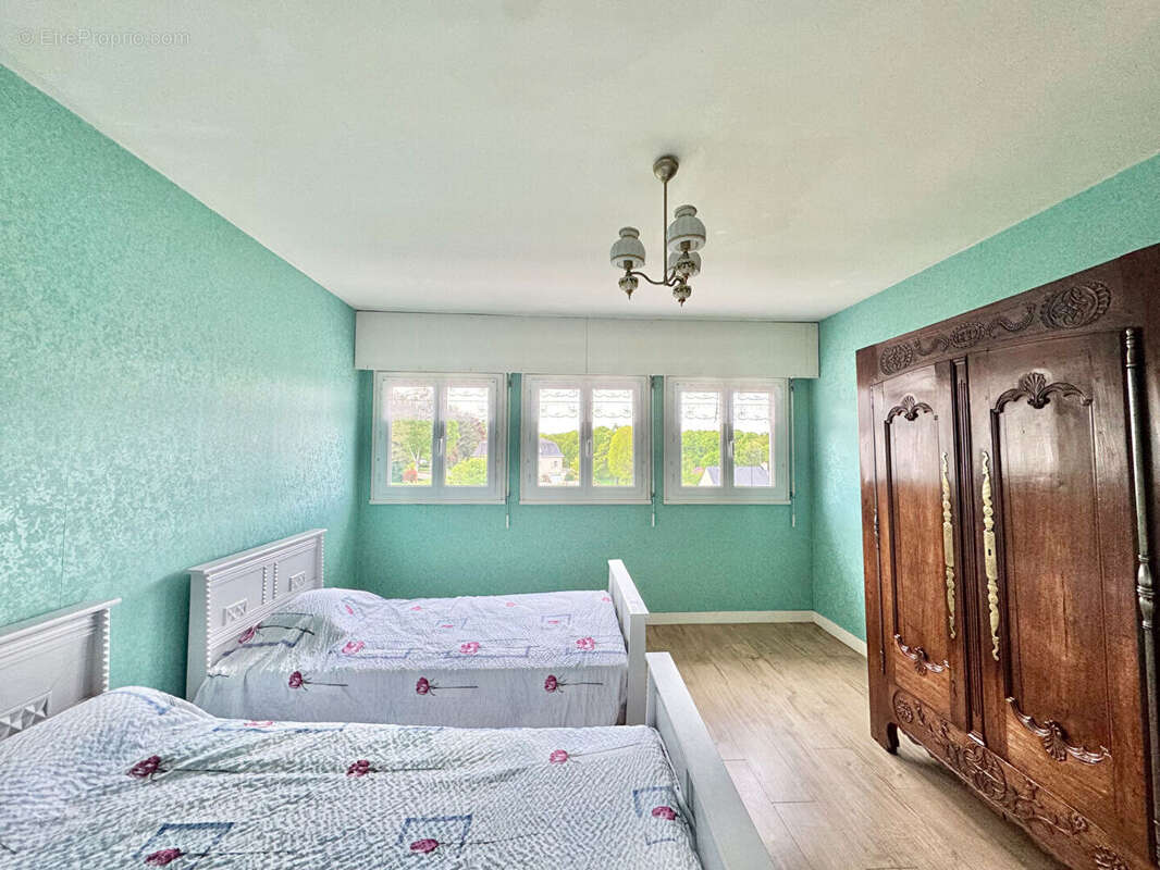 Maison à SAINT-THURIAU