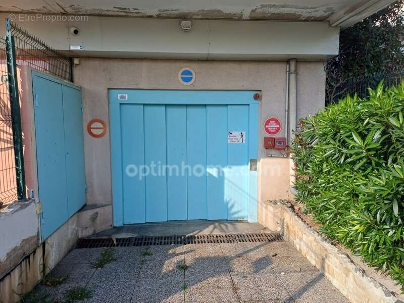 Parking à CANNES
