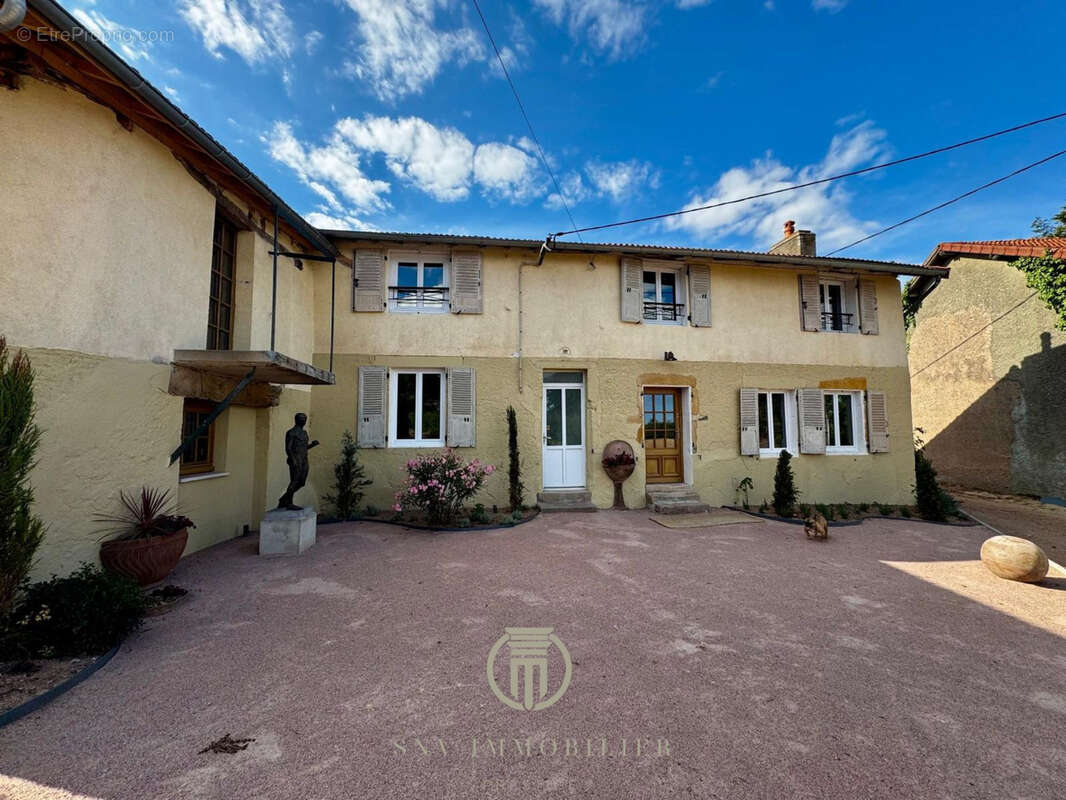 Maison à MONTAIGUET-EN-FOREZ