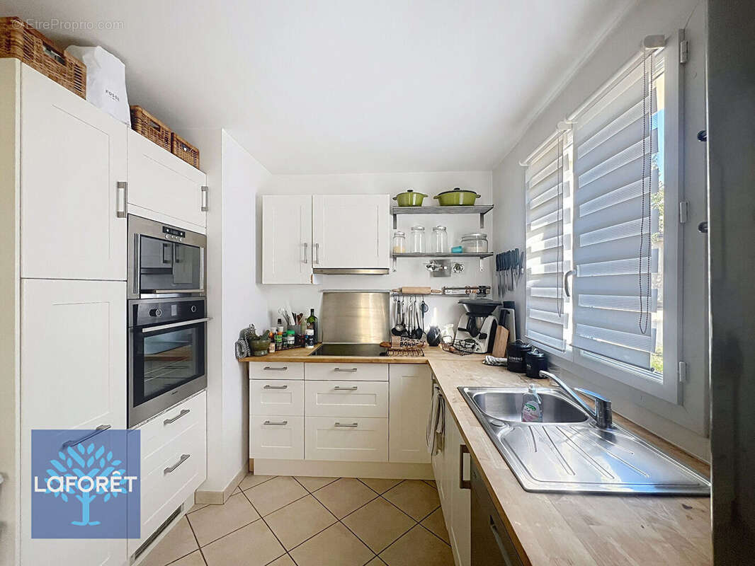 Maison à LE COUDRAY-MONTCEAUX