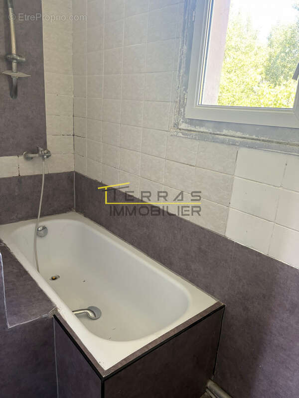 Appartement à VALREAS