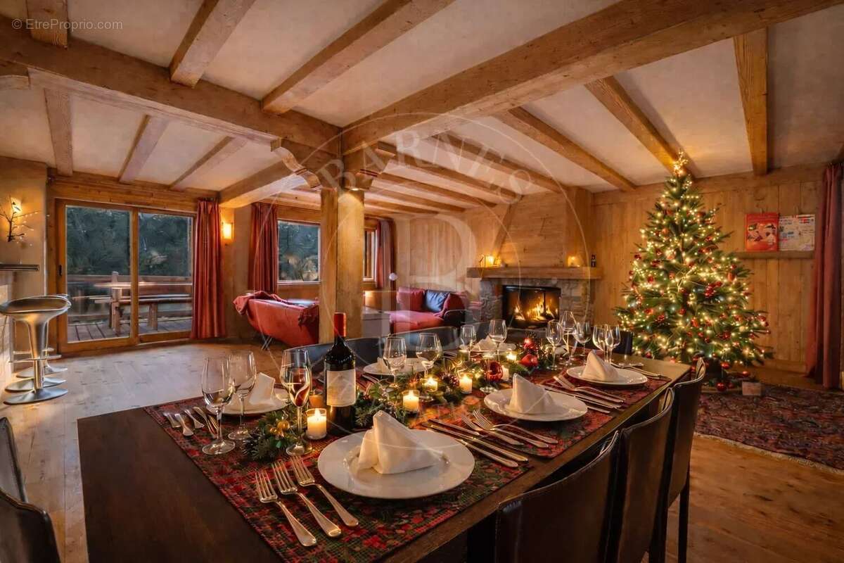 Maison à LES ALLUES