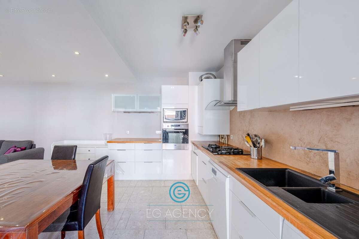 Appartement à MARSEILLE-8E