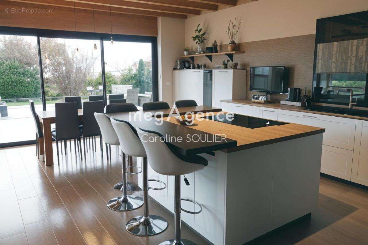 Maison à ANTHY-SUR-LEMAN