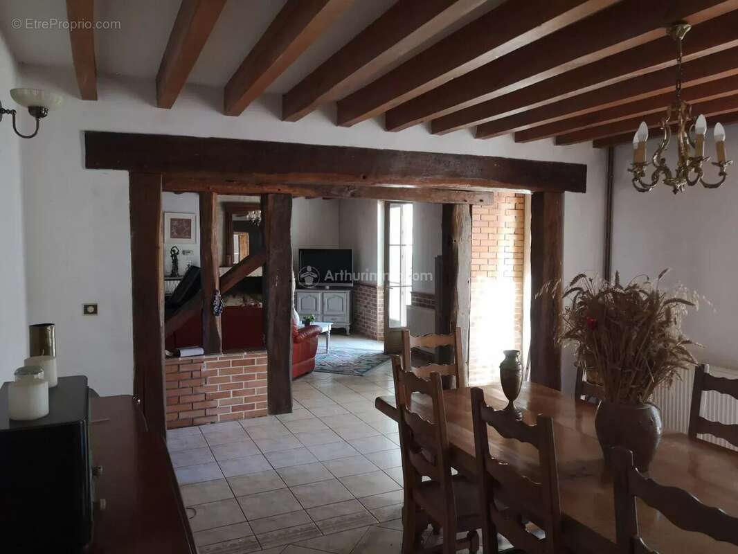Maison à LA CHARTRE-SUR-LE-LOIR
