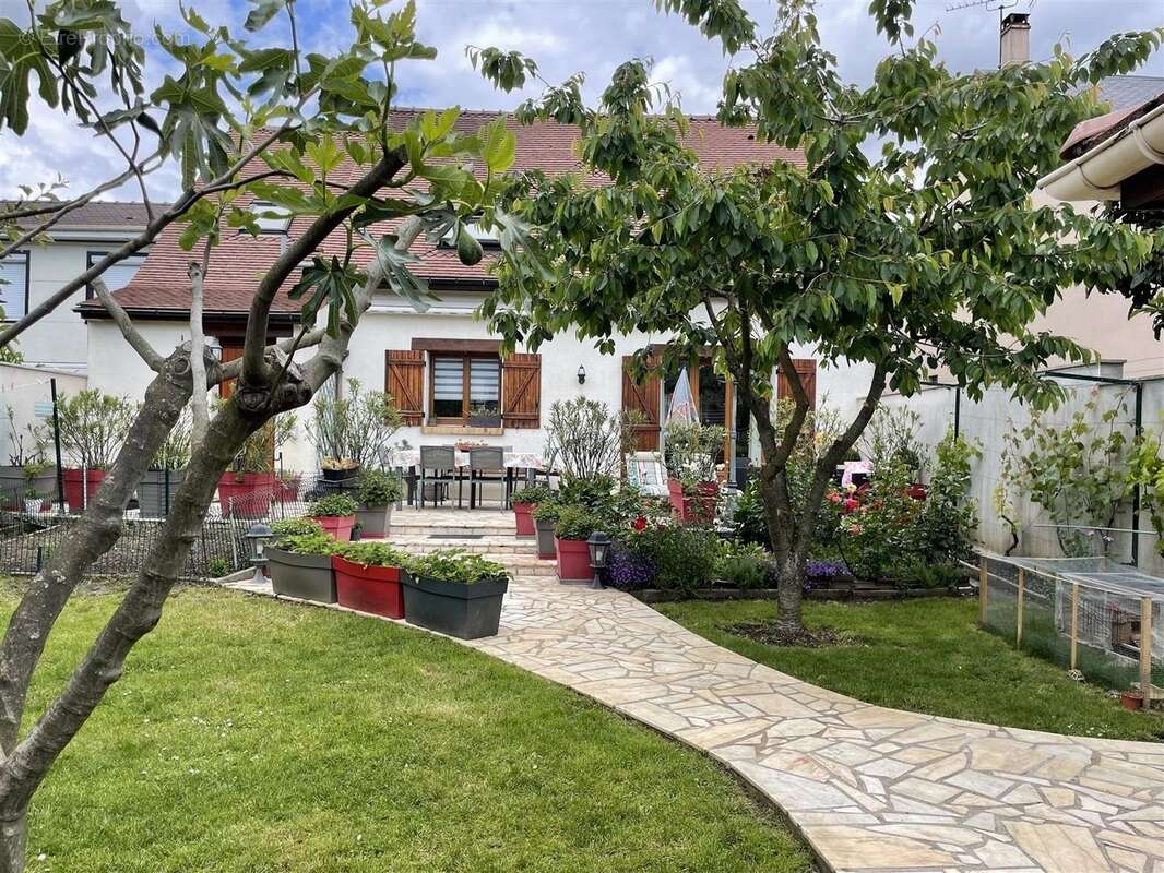 Maison à PONTAULT-COMBAULT