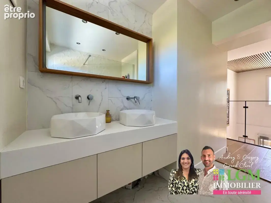 LAVÉRUNE – 4 chambres, piscine et un intérieur qui surprend - photo 5