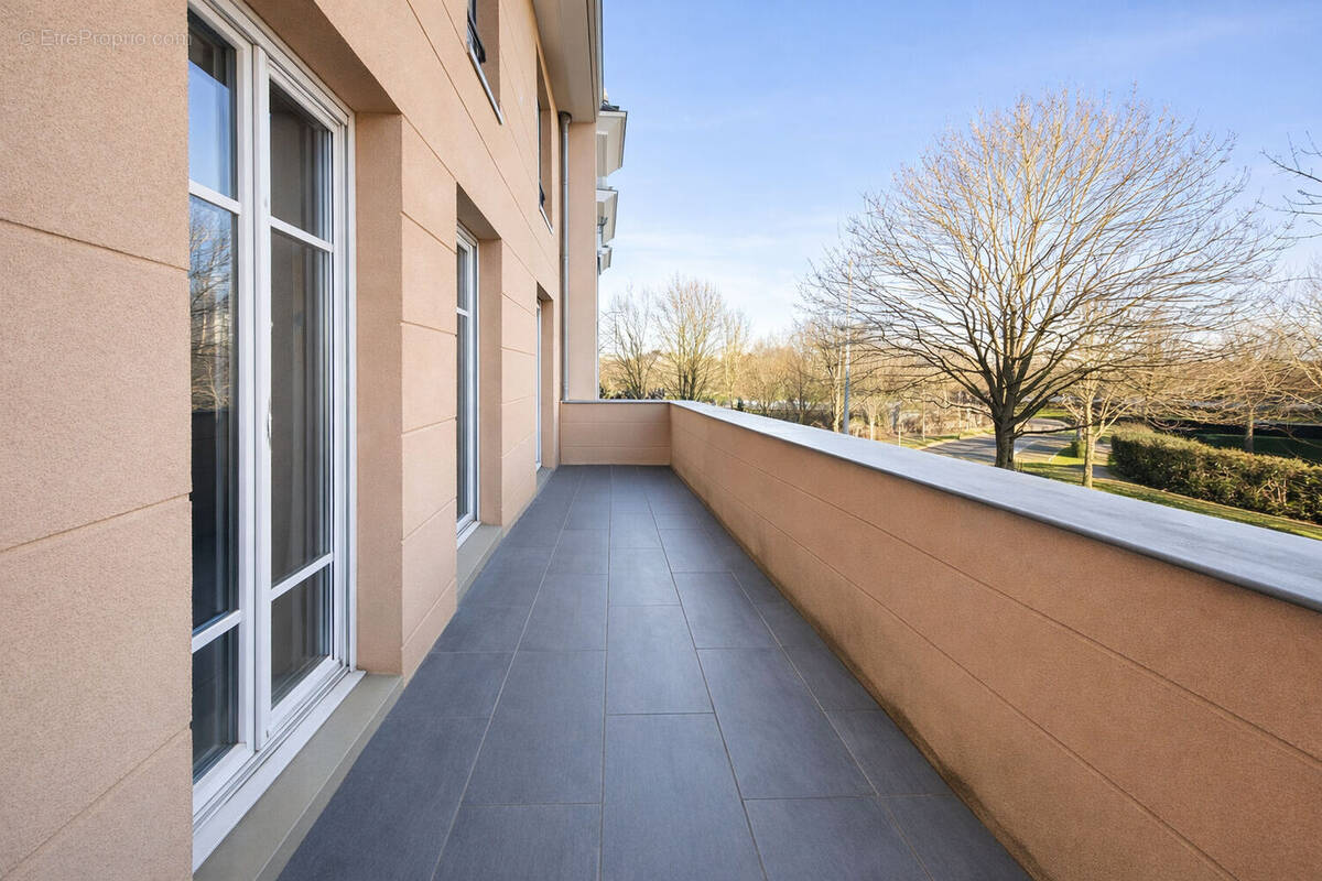 Appartement à EMERAINVILLE
