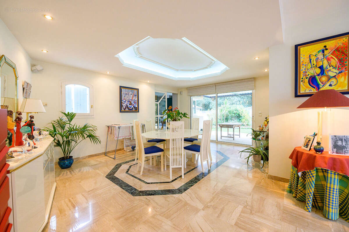 Maison La Flotte 6 pièce(s) 214 m2 - photo 4