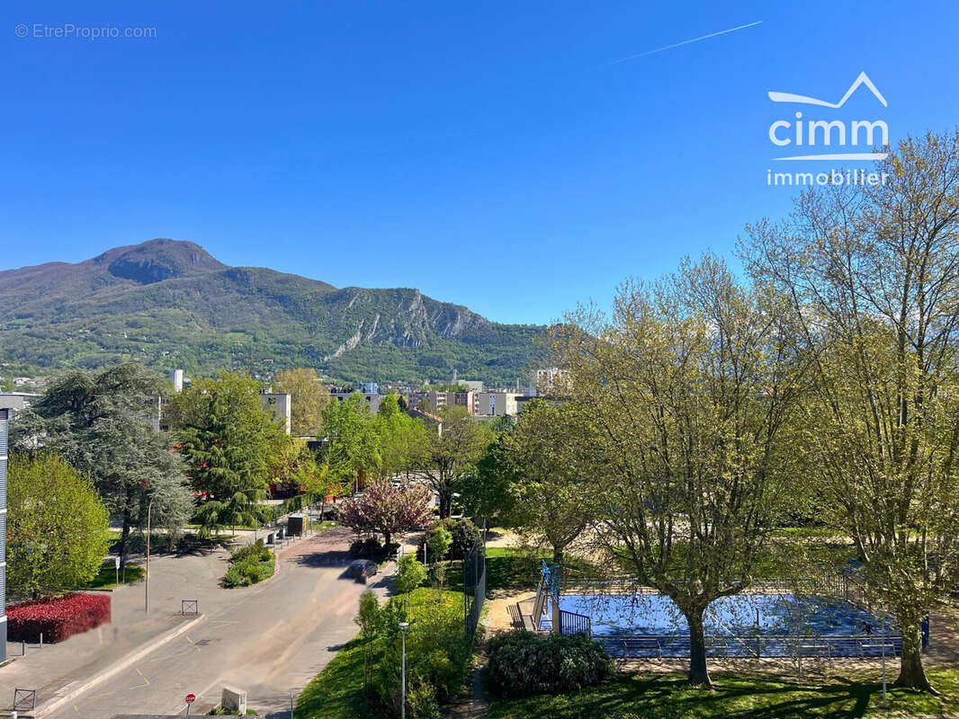 Appartement 63 m² à Fontaine  - photo 4