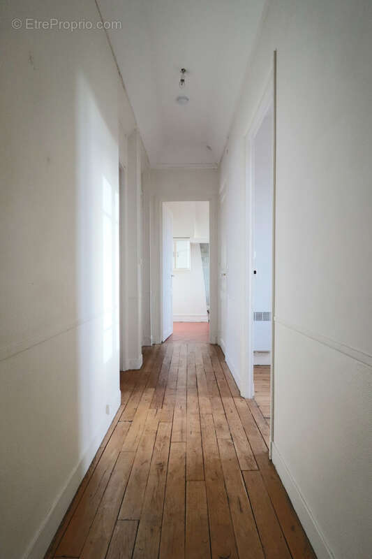 Appartement à LES PAVILLONS-SOUS-BOIS