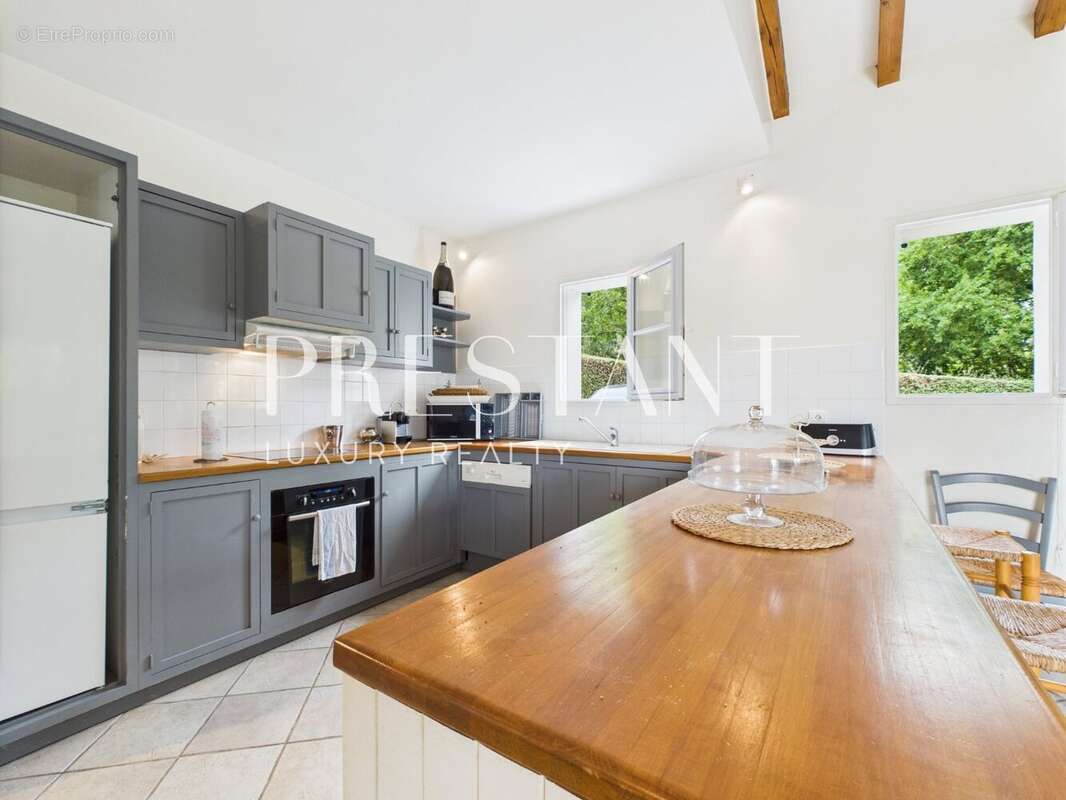 A vendre, Maison de charme 5 chambres vue dominante - photo 10