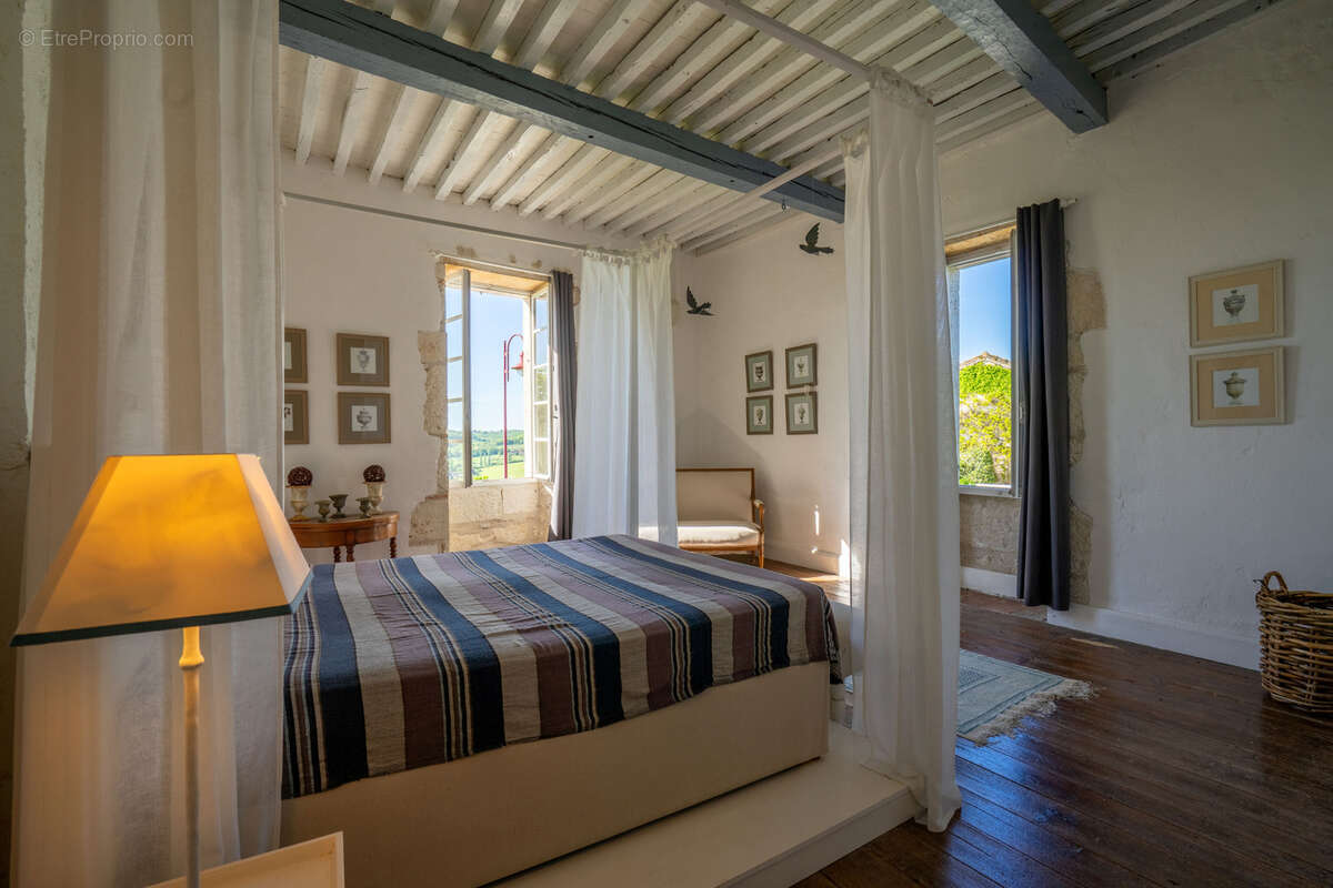Maison à LACOUR