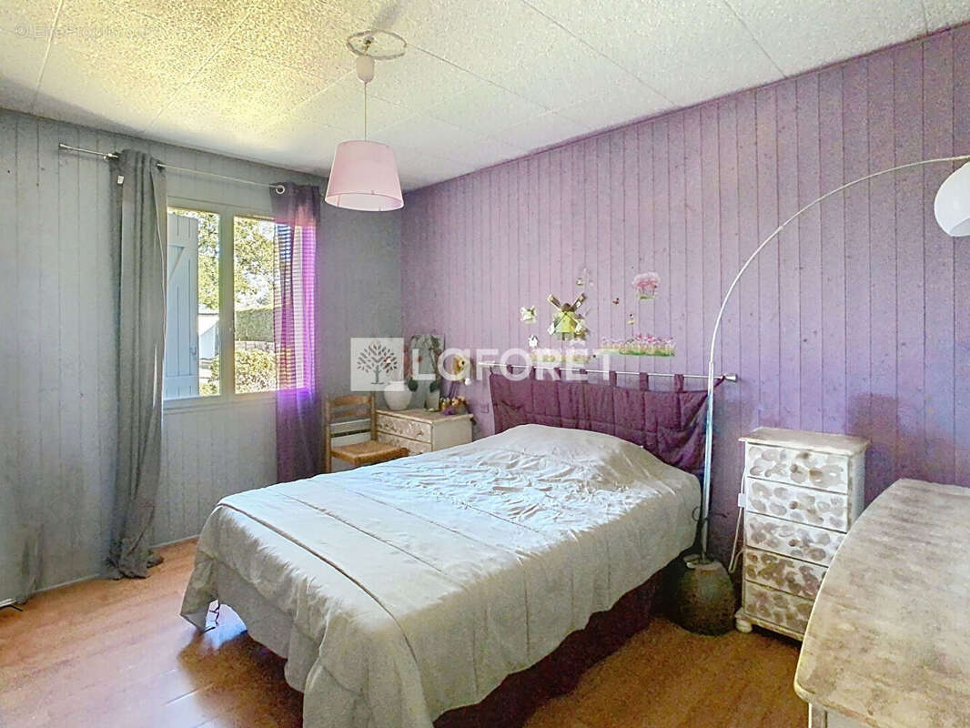 Maison à BARRY-D&#039;ISLEMADE