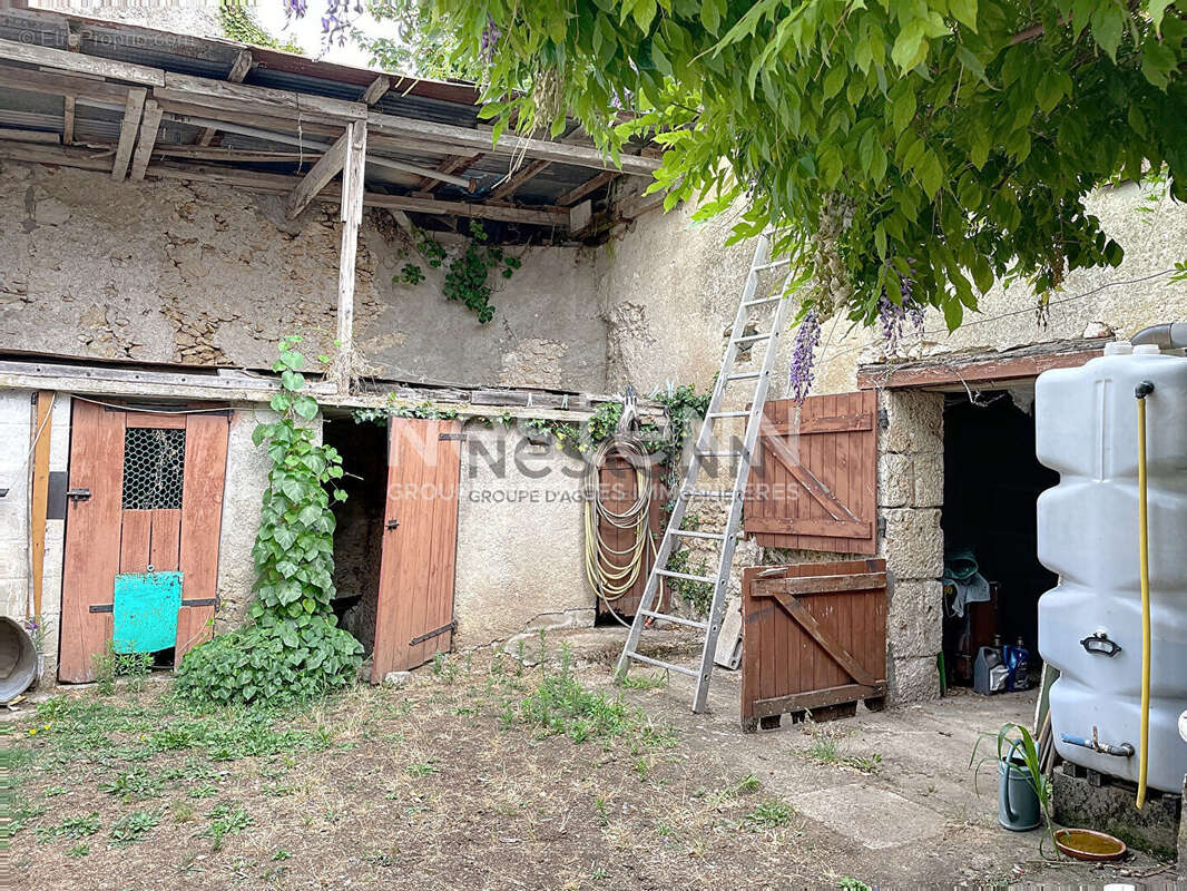 Maison à LA CHAUSSEE-SAINT-VICTOR