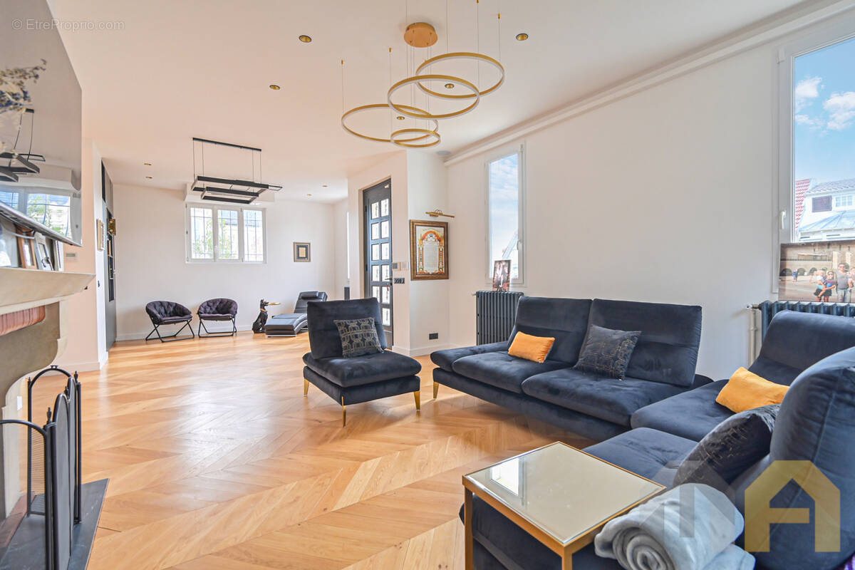 Maison à NOGENT-SUR-MARNE