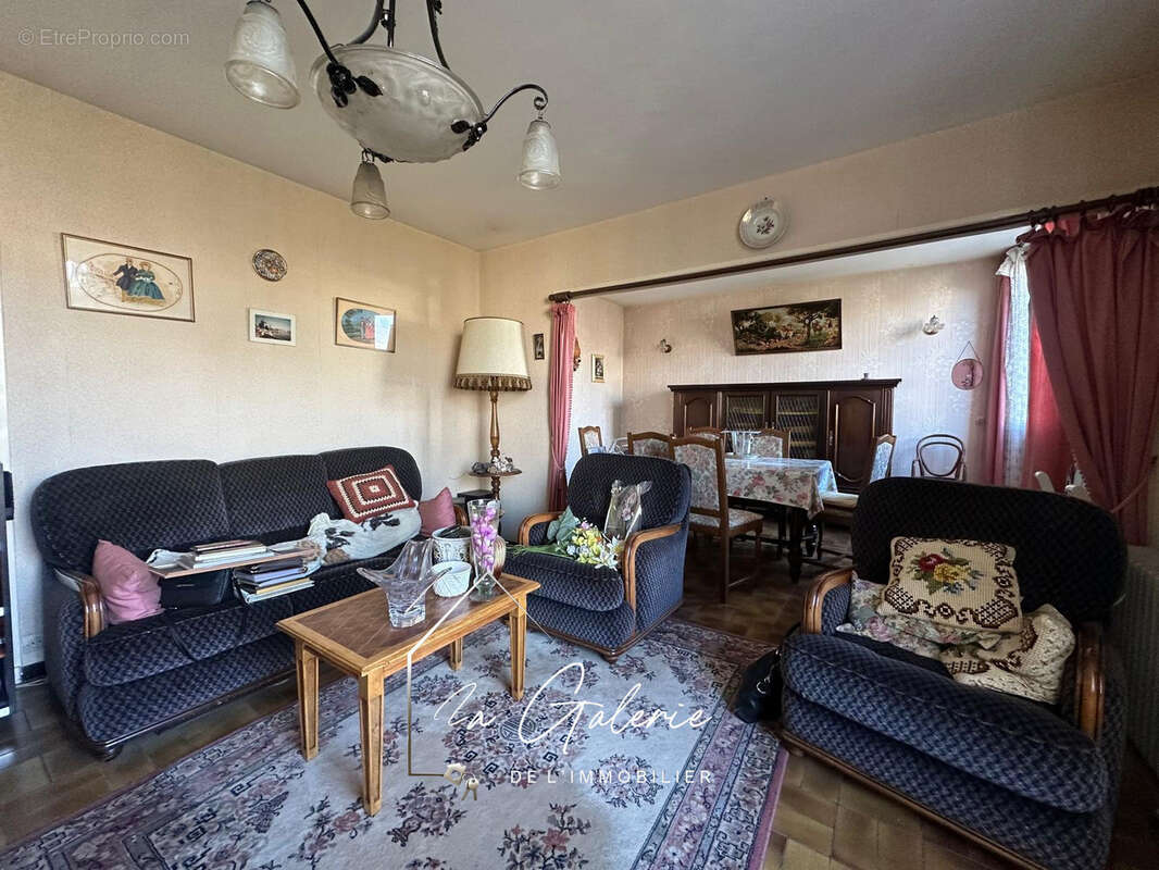 Appartement à LE PONT-DE-CLAIX