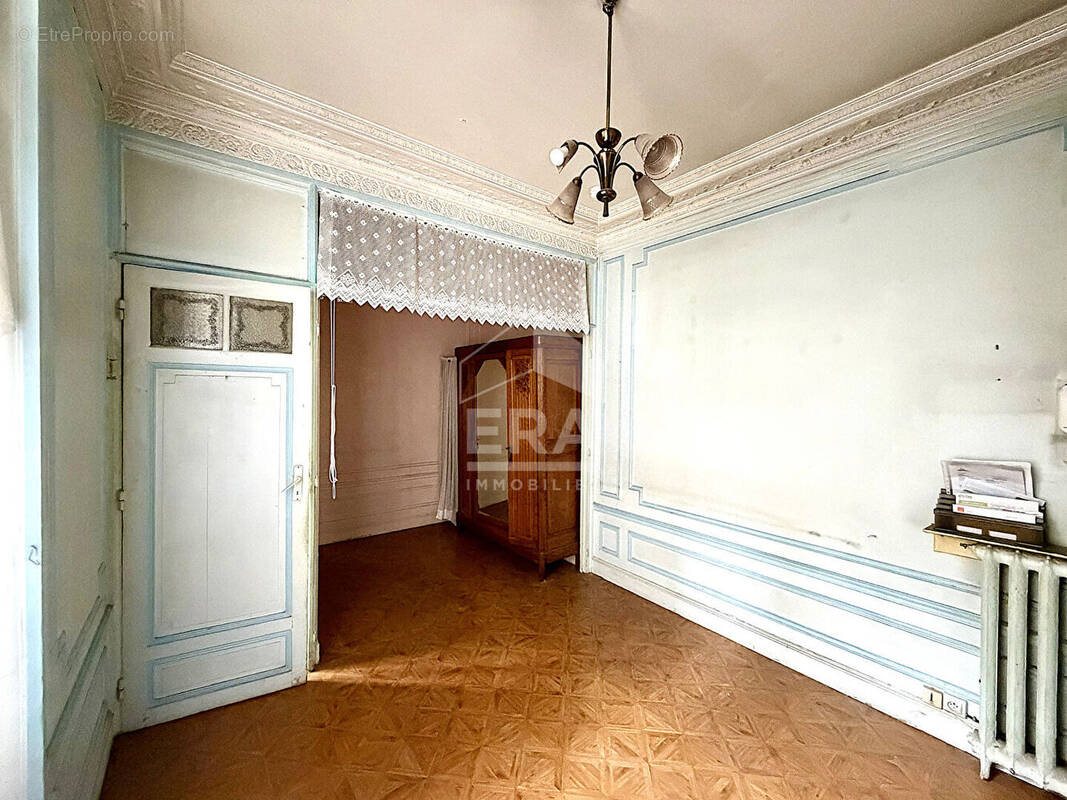 Appartement à LEVALLOIS-PERRET