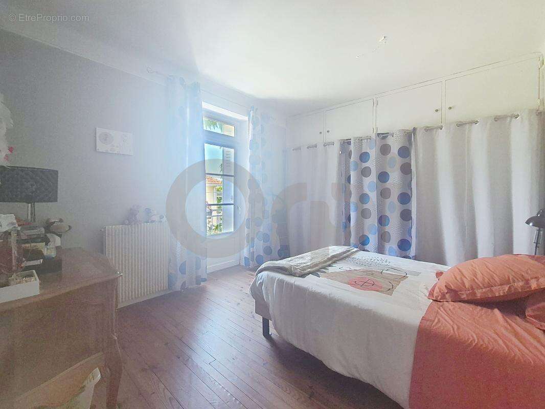 Maison à TERRASSON-LAVILLEDIEU