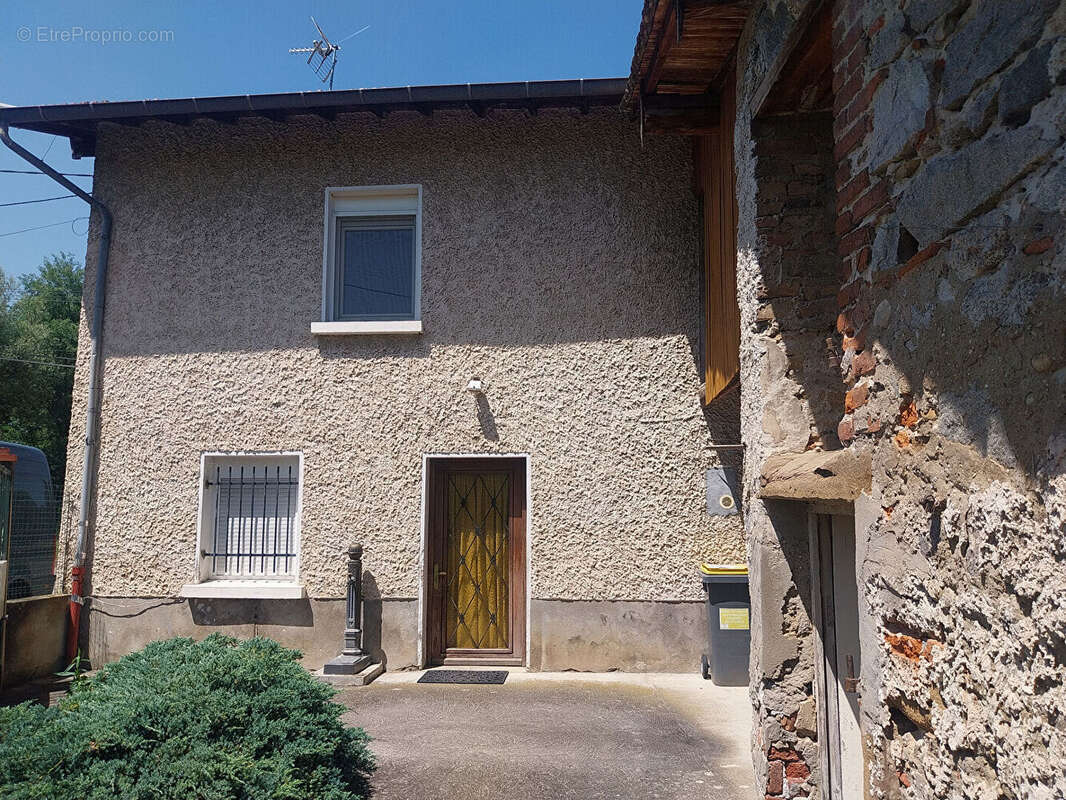 Maison à PONT-EVEQUE
