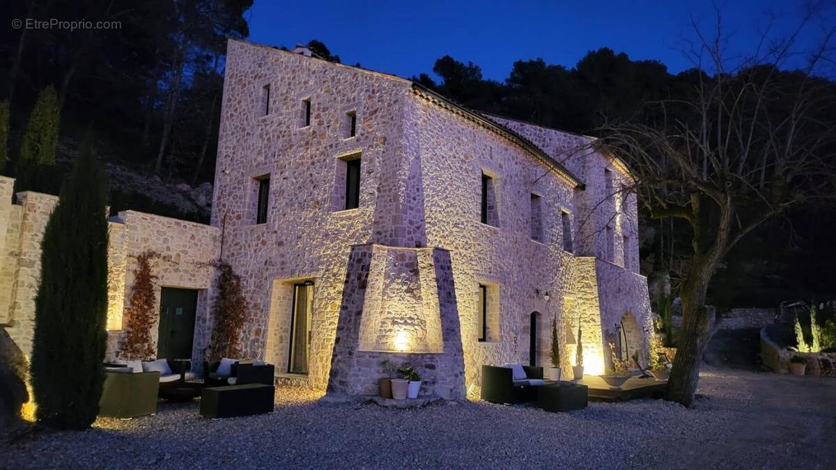 Terrain à TOURRETTES