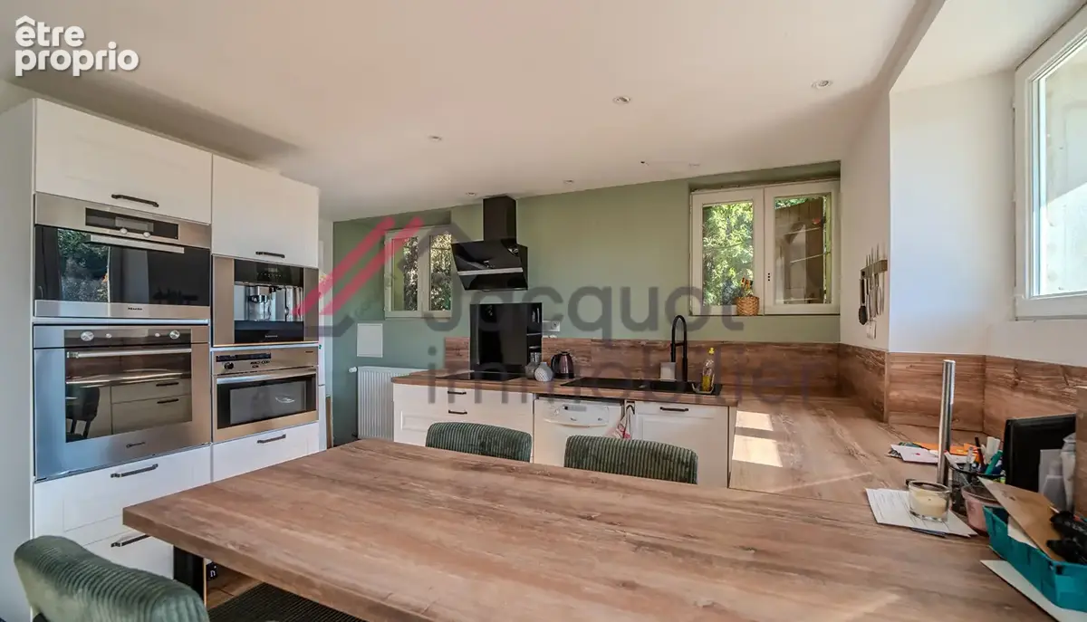 Photo Maison à Lons-Le-Saunier au prix de 242 000€