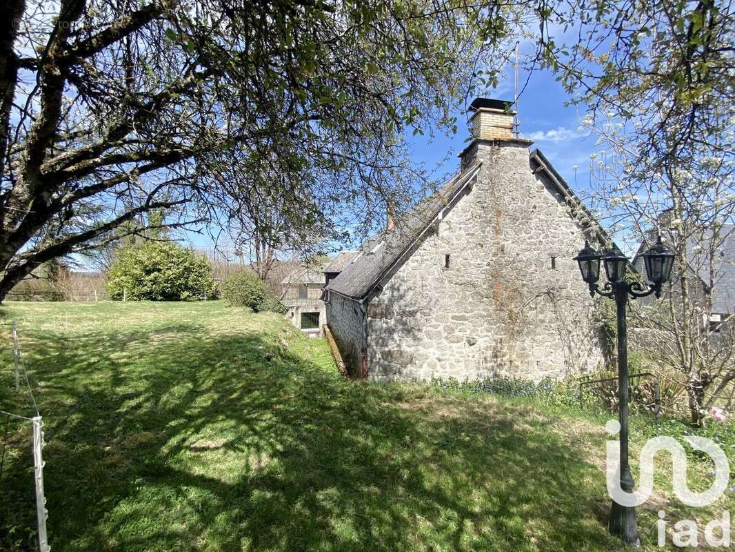 Maison 135 m² à Moustier-Ventadour  - photo 4