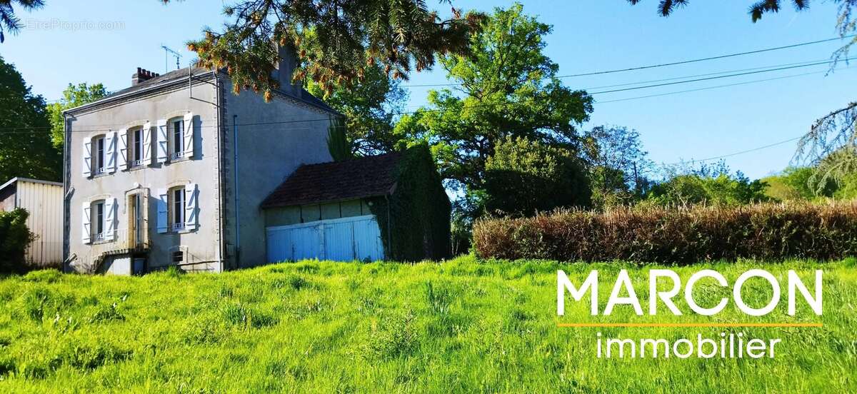 Maison à BONNAT