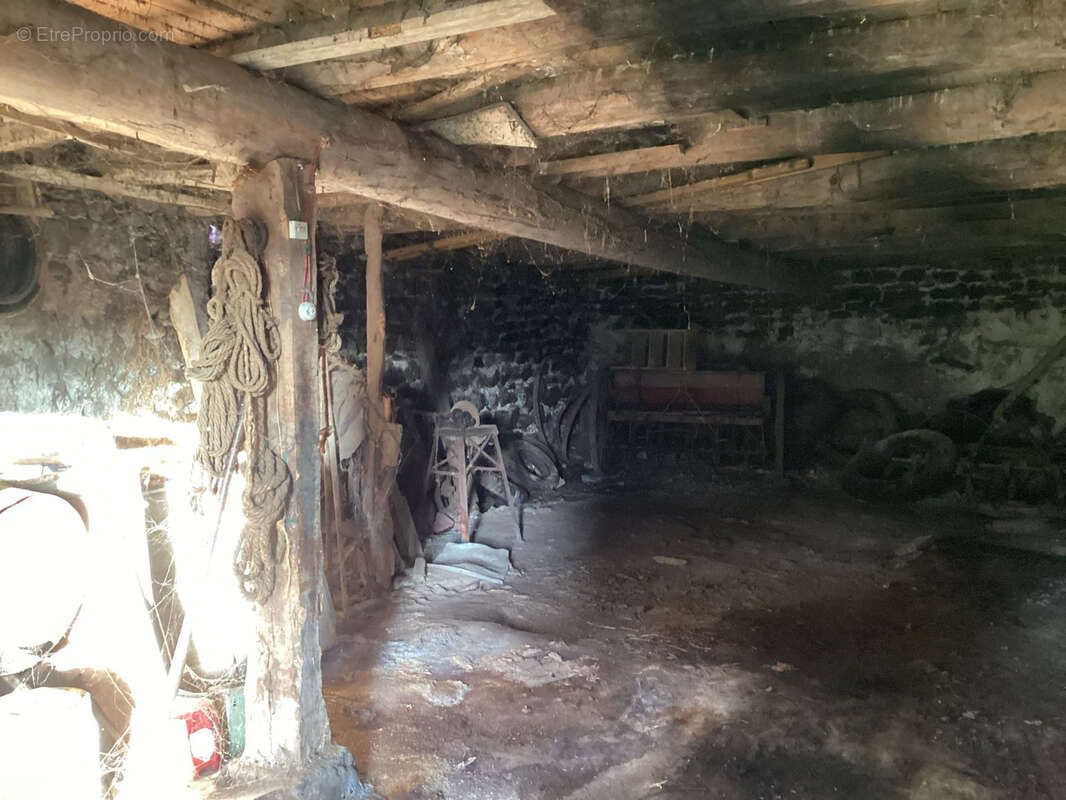 Ferme avec dépendances A RENOVER - sur terrain d'env 1200 m2 - photo 18