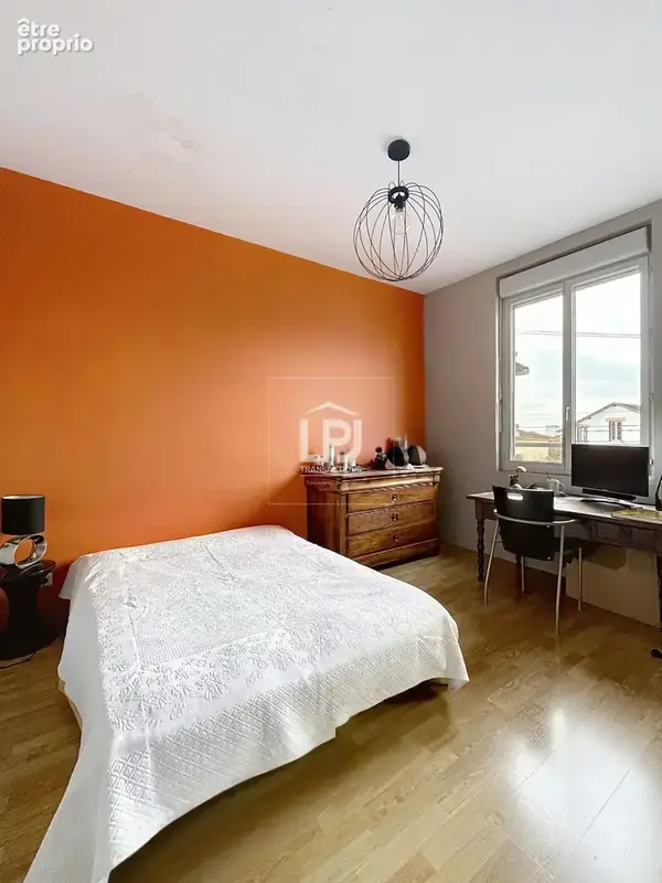 Lumineuse maison familiale 8 pièces de 178 m² avec jardin, belle terrasse et garage - photo 9