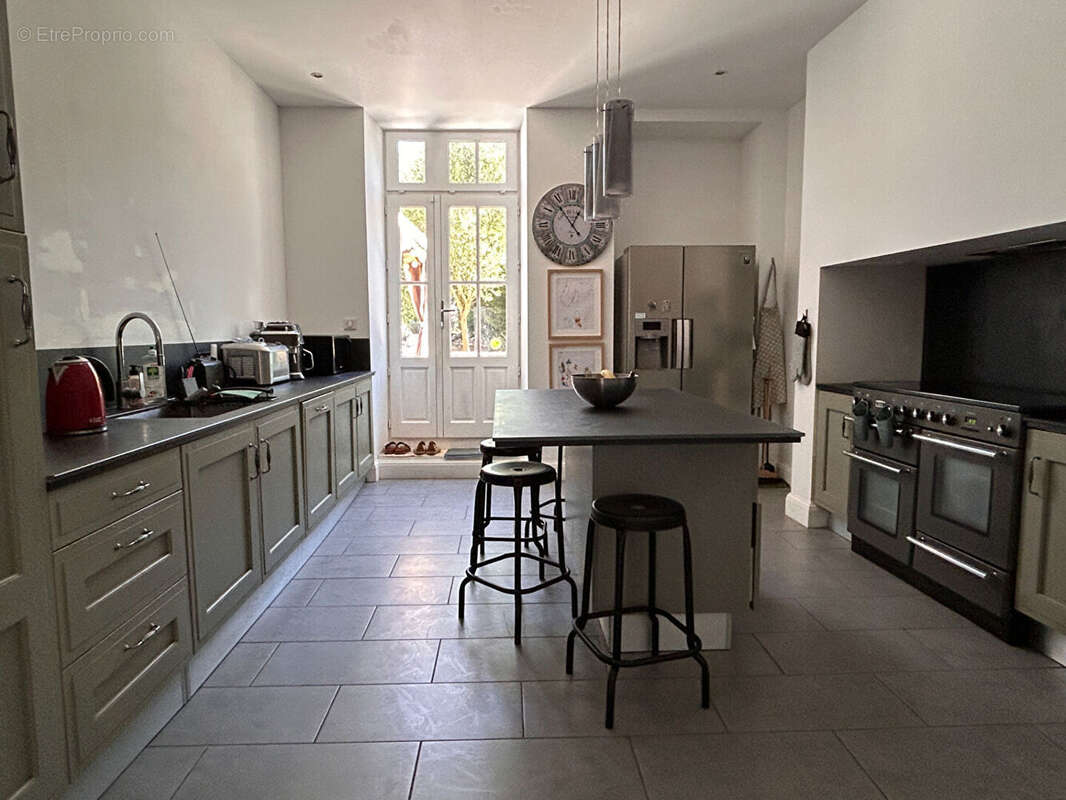 Maison 260 m² à Sauze-Vaussais  - photo 6