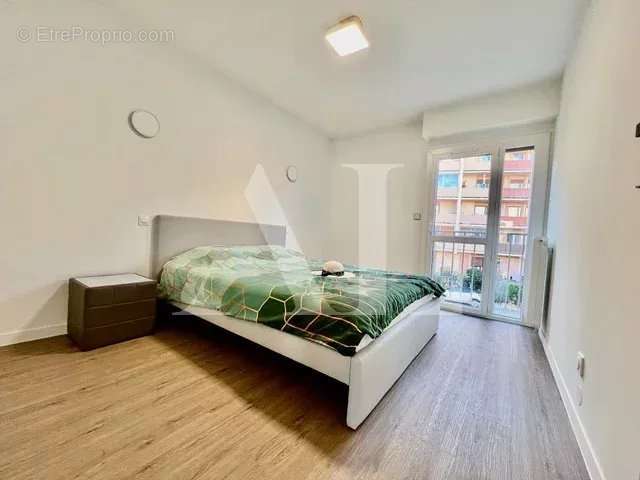 Appartement à VALLAURIS