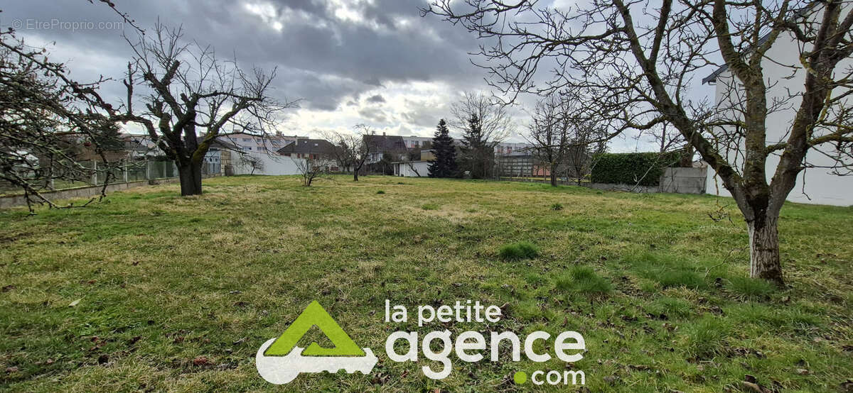 Terrain à MONTLUCON