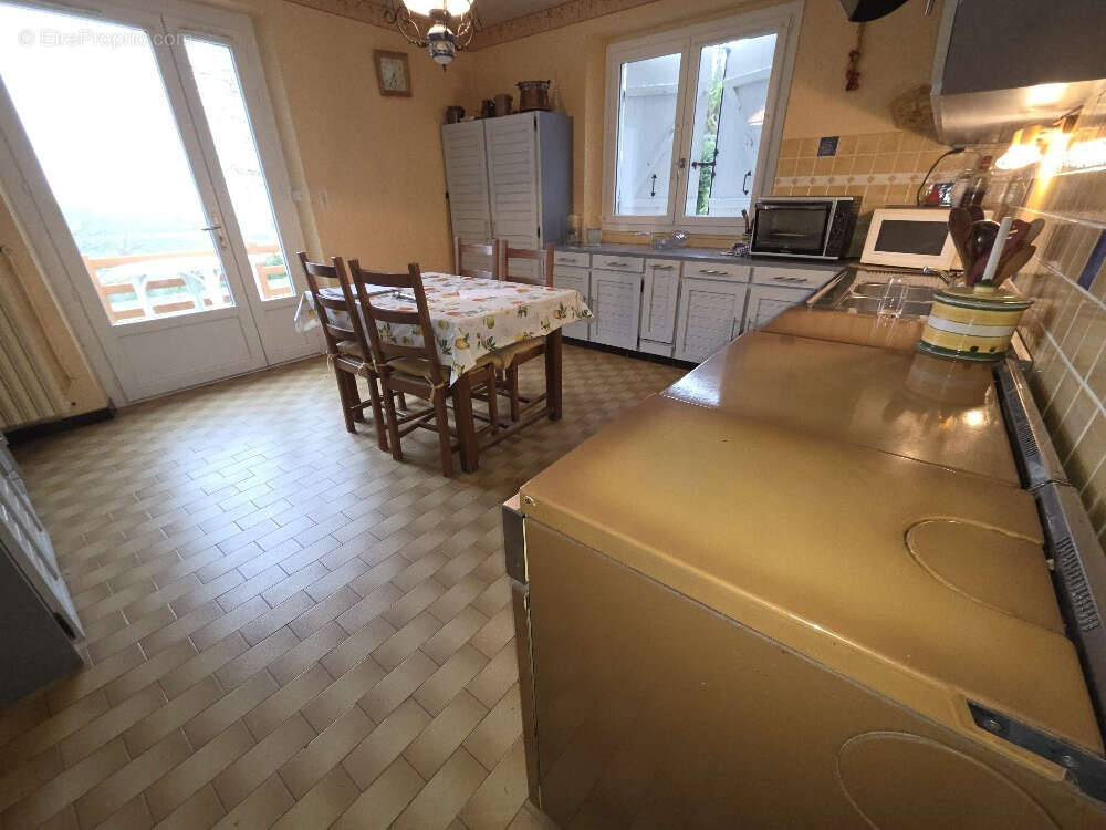 Maison à SAINT-MEDARD-D&#039;EXCIDEUIL