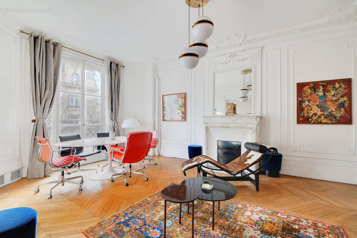 Appartement à PARIS-7E