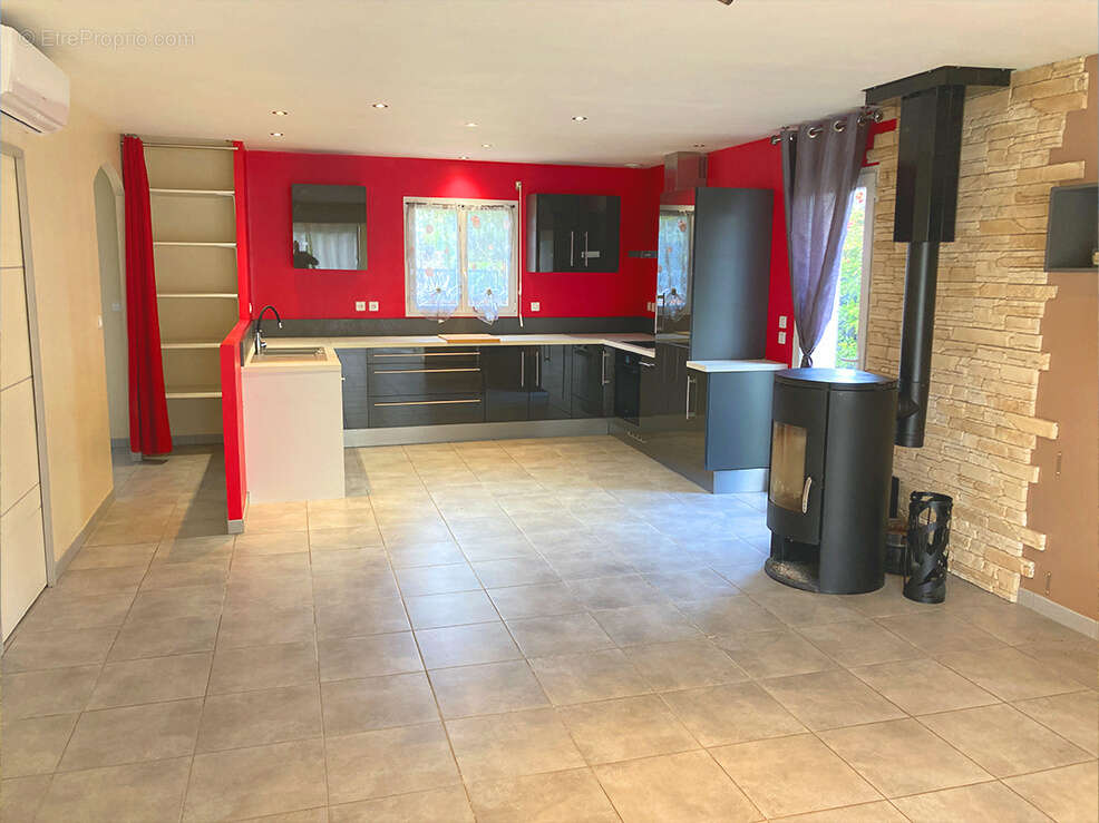 Maison à LA BEGUDE-DE-MAZENC