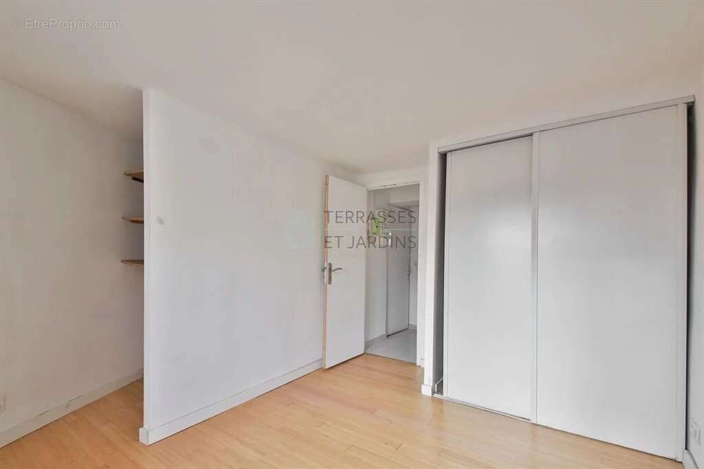 Appartement à PARIS-3E