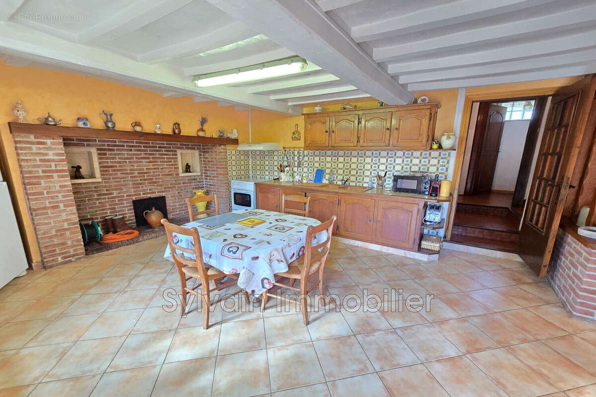 Maison 96 m² à Songeons  - photo 4