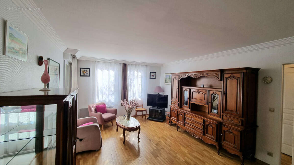 Appartement à VILLEMOMBLE