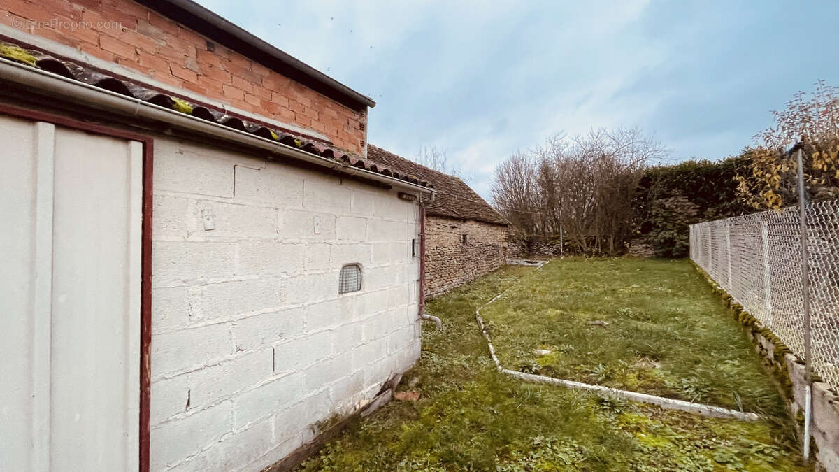Maison de village à restaurer à COURTEROLLES  49 500 €  F.A.I. - photo 9