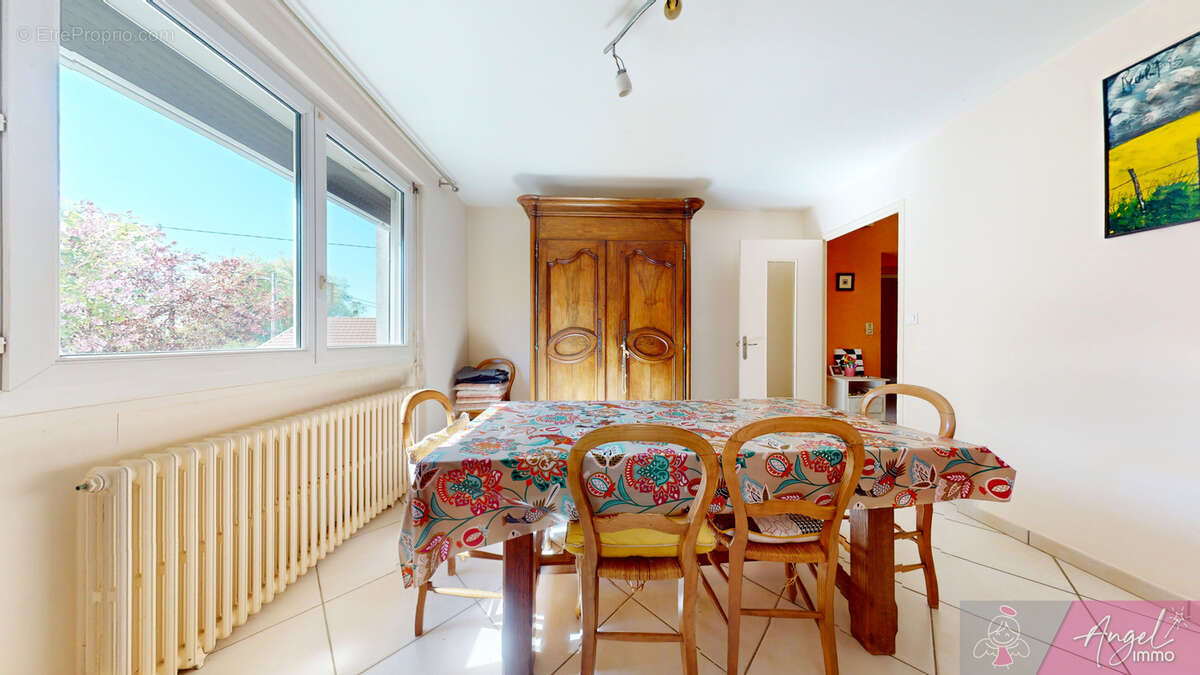 Maison à GENEUILLE