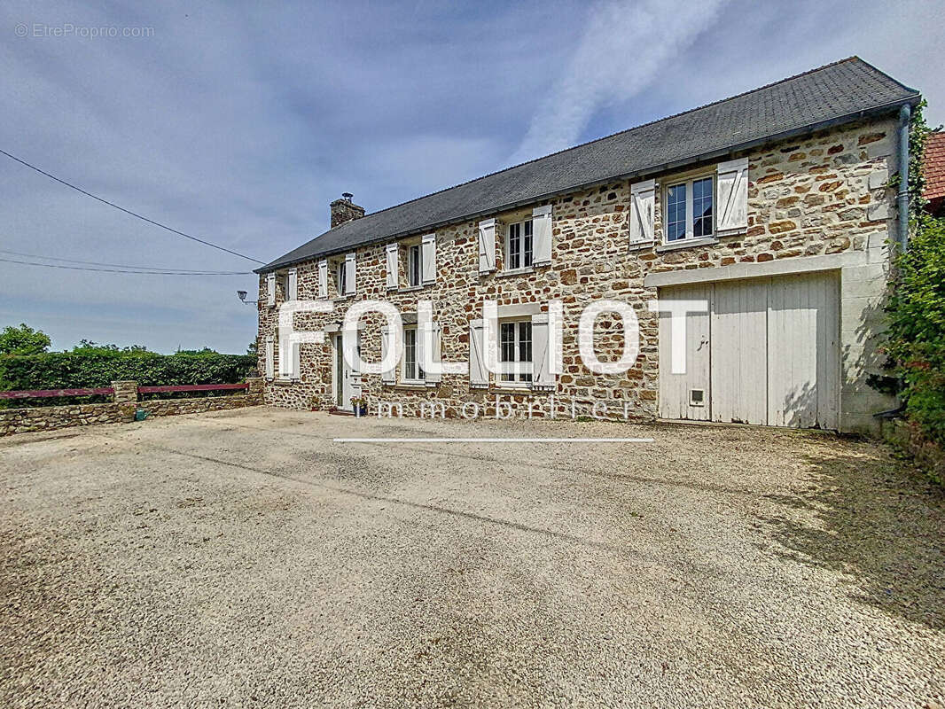 Maison à SAINT-PIERRE-D&#039;ARTHEGLISE