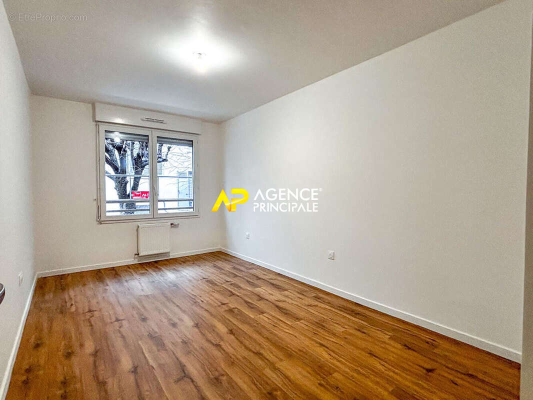 Appartement à SARTROUVILLE