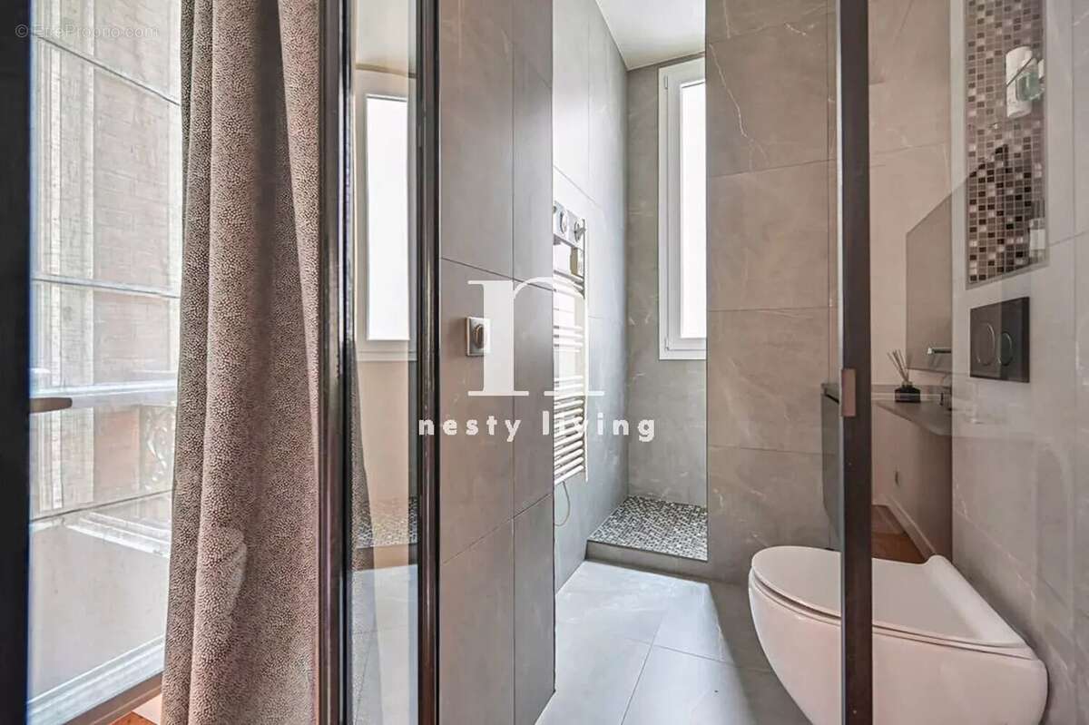 Appartement à PARIS-17E