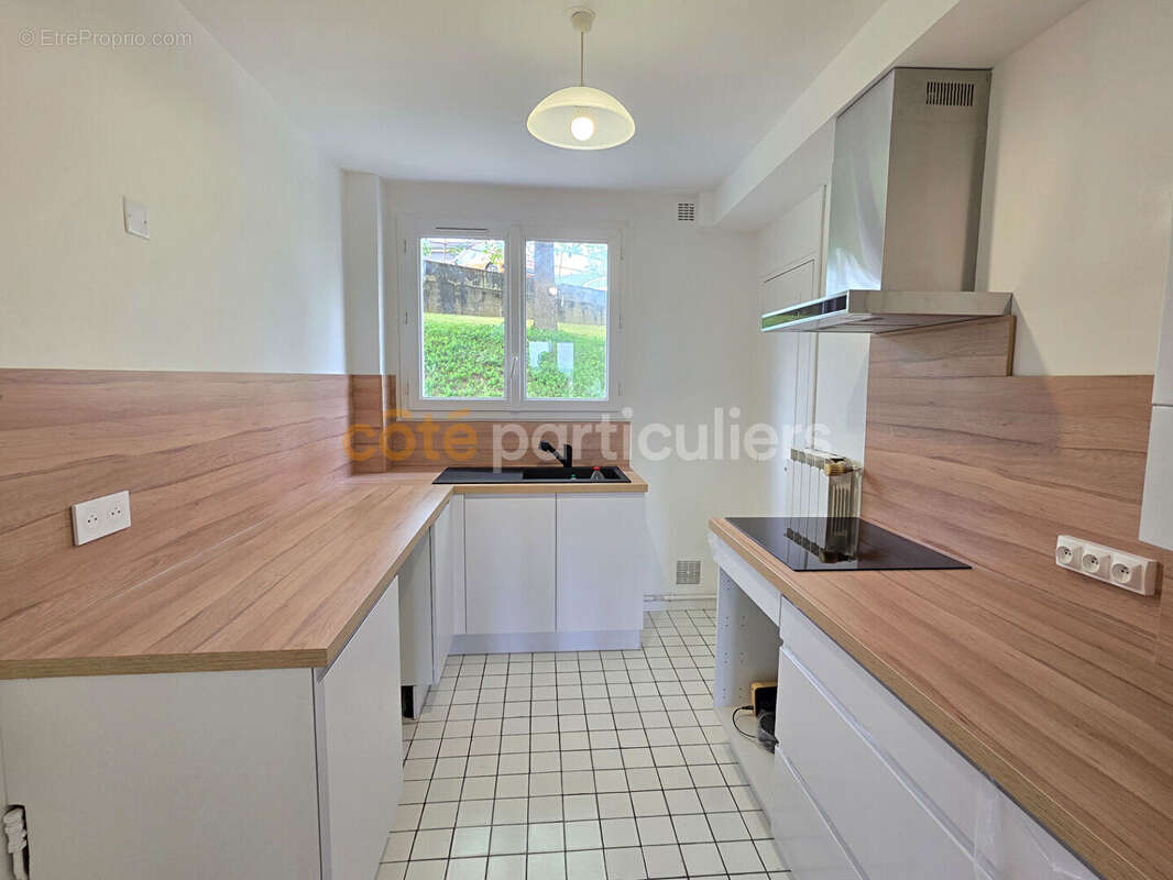 Appartement à PARON